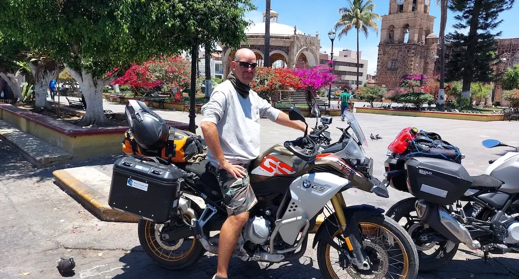 Brrrm! Brrrrm! I'm an adventurer, riding a motorcycle!